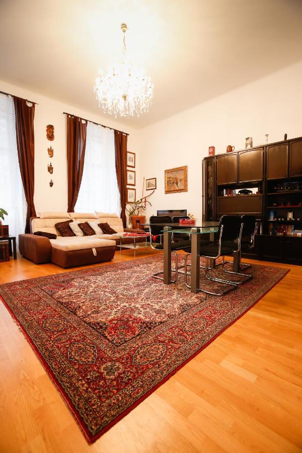 Opera * Viena